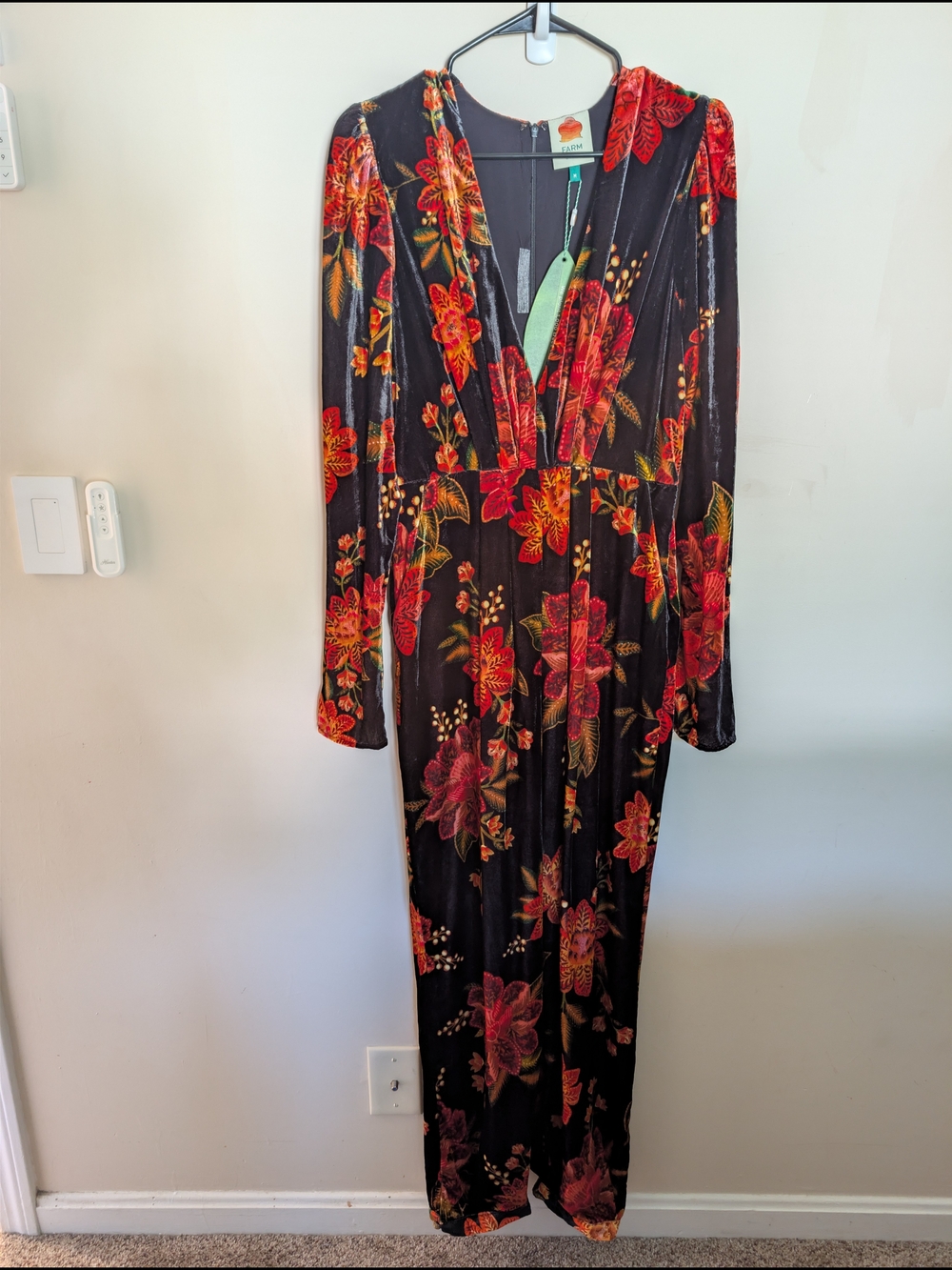 ​NWT Farm Rio Winter Bloom Black V-Neck Velvet Jumpsuit M